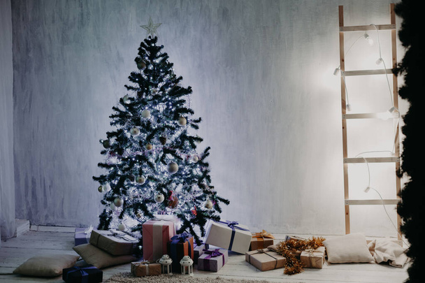 Christmas tree Garland lights new year holiday gifts white home decor - Valokuva, kuva