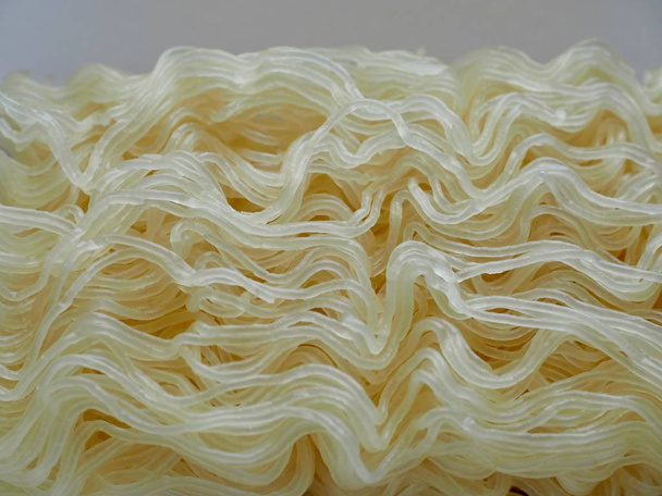 Comida asiática fideos de arroz, Fideos de arroz secos
 - Foto, Imagen