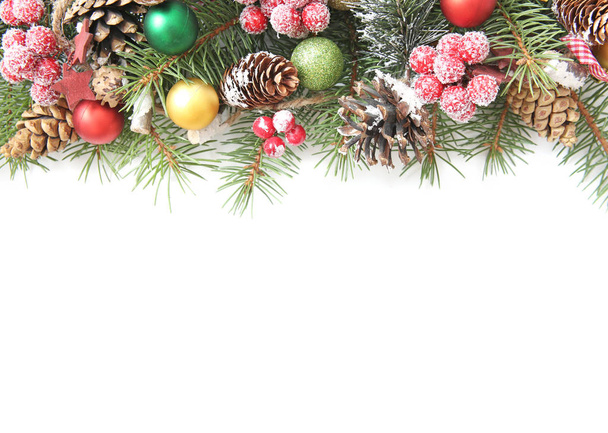 Vacances de Noël bordure guirlande sur fond blanc espace vide
 - Photo, image