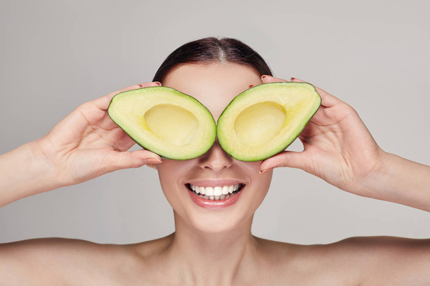 Photo portrait of attractive tender brown-haired nude lady with perfect pure shine skin beautiful smile and avocado glasses - 写真・画像
