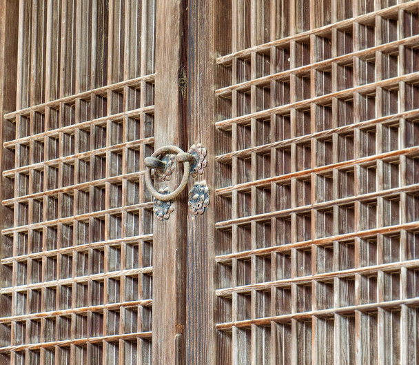 Golpeador de puerta tradicional coreano, manija de puerta vieja - Foto, imagen