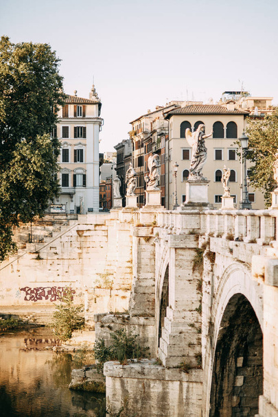 Sights and ancient places of Italy. Angel bridge in Rome at dawn.  - Foto, immagini