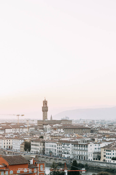 Panorama ve eski şehir manzarası. Floransa 'da gün batımı ve akşam.  - Fotoğraf, Görsel
