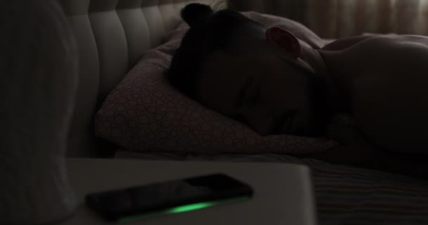 Alarm clock with light on mobile phone. - Video, Çekim