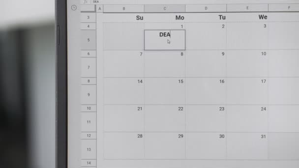 Escrevendo DEADLINE no dia 1 no calendário para lembrar esta data
. - Filmagem, Vídeo
