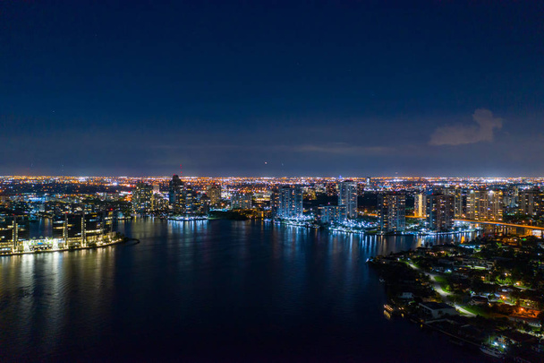Ночные фото с воздуха Aventura Florida Biscayne Bay
 - Фото, изображение
