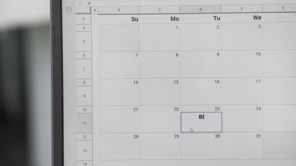 Het schrijven van Verjaardag op 23 op kalender om deze datum te herinneren. - Video