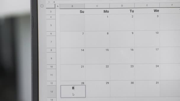 Het schrijven van Verjaardag op 28 op kalender om deze datum te herinneren. - Video