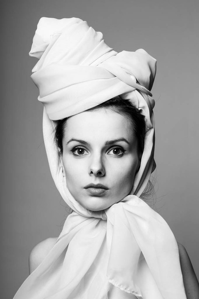 beautiful young girl black and white portrait - Foto, immagini