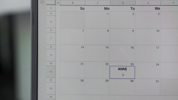 Het schrijven van Anniversary op 23 op kalender om deze datum te onthouden. - Video