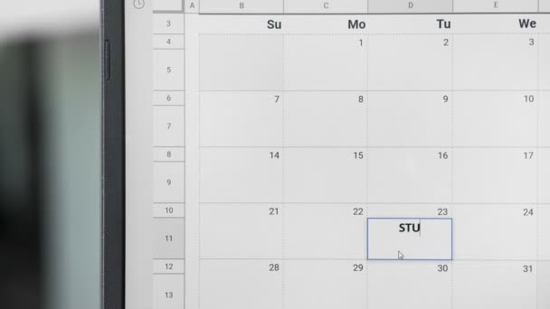 Pisanie Study Time 23 w kalendarzu, aby zapamiętać tę datę. - Materiał filmowy, wideo