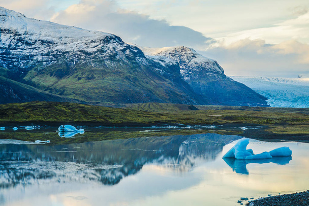 Ісландія Фіалсарлонське льодовикове озеро - Фото, зображення