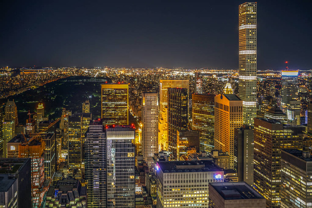 432 Park Avenue en Manhattan nachtzicht - Foto, afbeelding