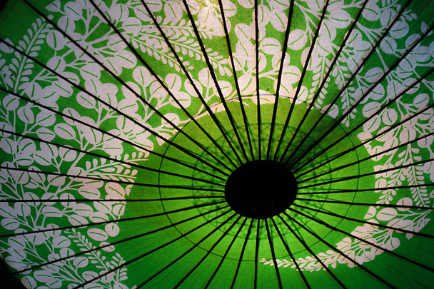 Renkli Japon şemsiyesi görüntüsü - Fotoğraf, Görsel