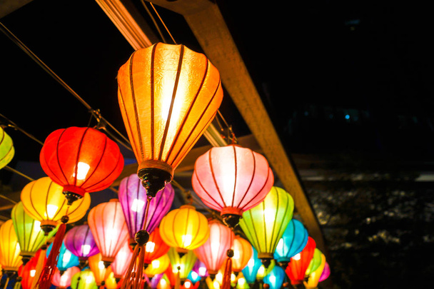 Lampy pestrobarevného letního festivalu - Fotografie, Obrázek