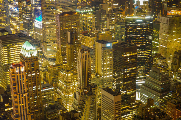 Νυχτερινή άποψη της Νέας Υόρκης ορατή από το Empire State Building - Φωτογραφία, εικόνα