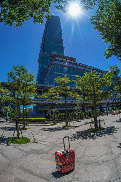 Cielo soleggiato e Taipei 101
 - Foto, immagini