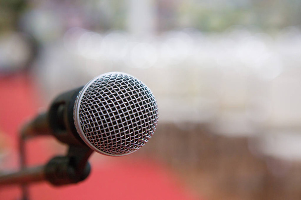Microphone dans la salle de séminaire - Photo, image