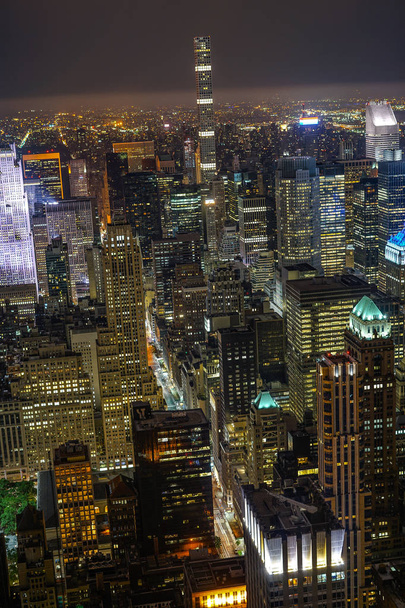 Widok nocy w Nowym Jorku widziany z Empire State Building - Zdjęcie, obraz