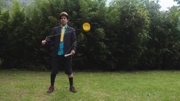 Fashion Man And His Diabolo - Footage, Video