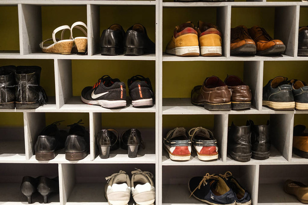 Ayakkabı kutusu resmi seçici odak - Fotoğraf, Görsel