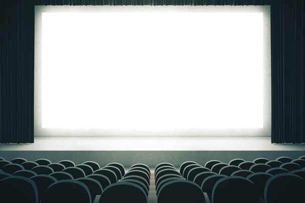 Чёрный кинотеатр с чистым экраном
 - Фото, изображение
