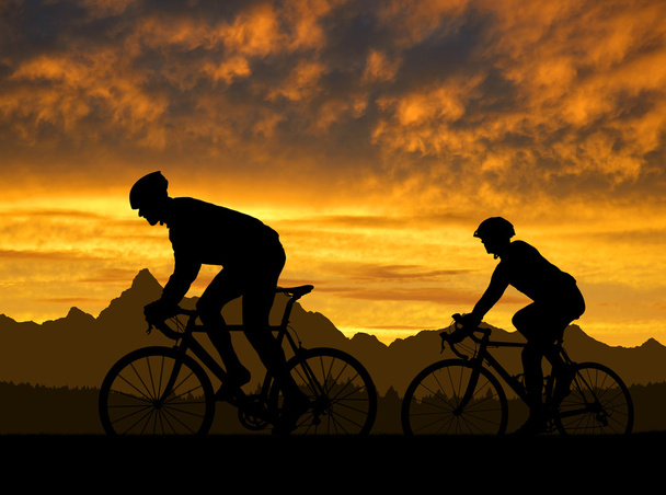 bisikletçiler silüeti - Fotoğraf, Görsel