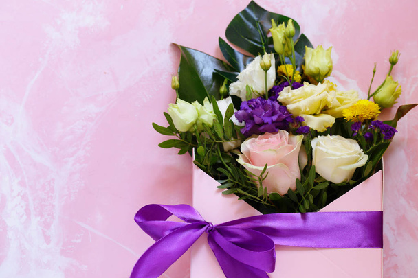 стильный современный букет цветов для поздравления
 - Фото, изображение