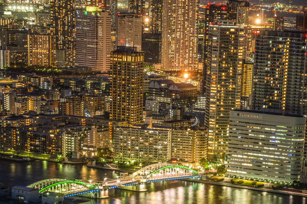 Tokyo vista notturna dal Caretta Shiodome
 - Foto, immagini