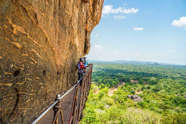 Paysage visible du Sri Lanka, sommet rocheux de Sigiriya
 - Photo, image
