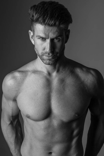 Black and white portrait of muscular man. - Photo, Image