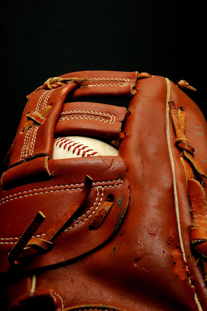 Γάντι του μπέιζμπολ με μπάλα - Φωτογραφία, εικόνα