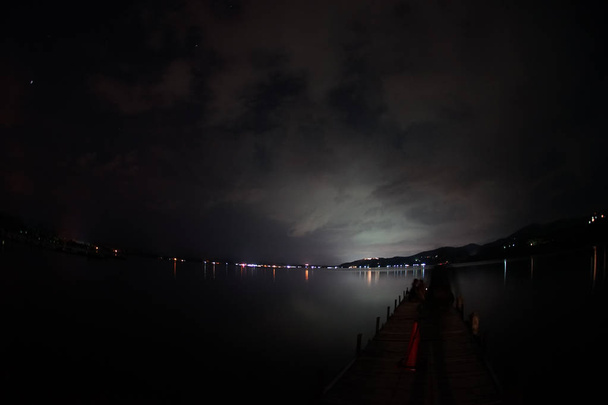 Lake Yamanaka and the starry sky - Foto, Imagen