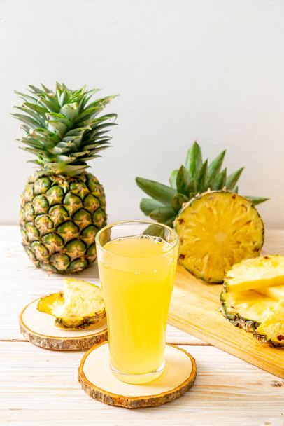 fresh pineapple juice - Fotó, kép