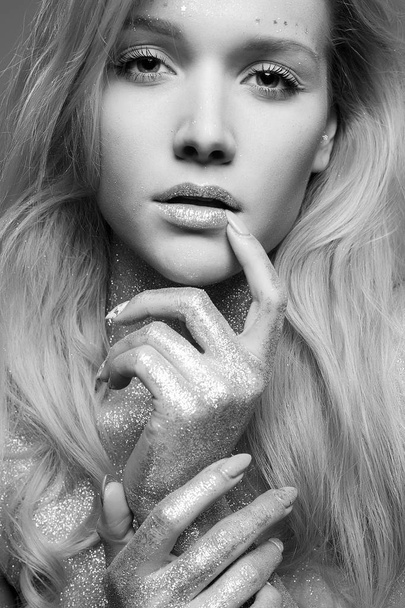Silver Blond Girl. Beautiful Young Woman with Sparkles - Фото, изображение