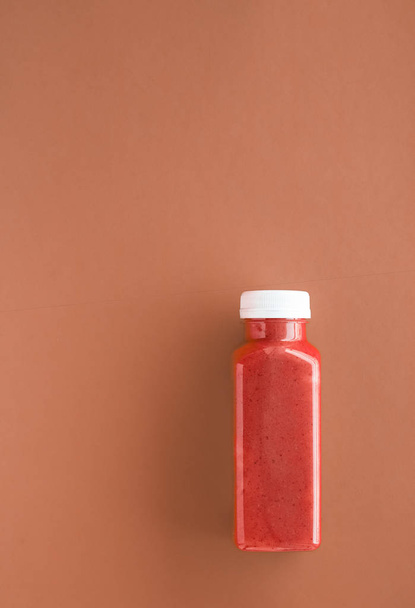 Detox bottiglia di frullato superfood per la perdita di peso o
 - Foto, immagini