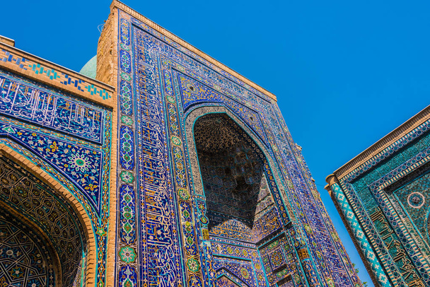 ウズベキスタン、サマルマンドのネクロポリス、シャー・イ・ジンダ - 写真・画像