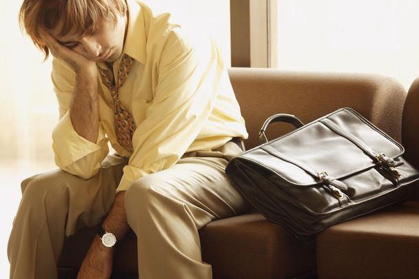 Man Sleeps In Airport - Foto, afbeelding