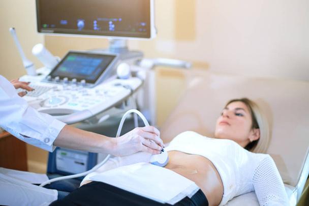 Ultrasound test. - Photo, image