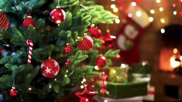 χριστουγεννιάτικο δέντρο με διακοσμήσεις - Πλάνα, βίντεο