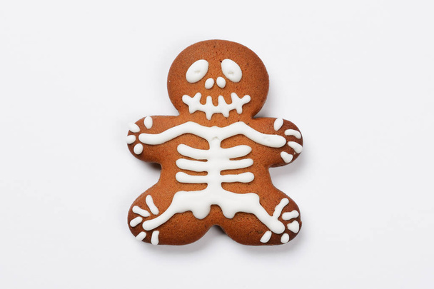 The hand-made eatable gingerbread Halloween sceleton on white background - Zdjęcie, obraz