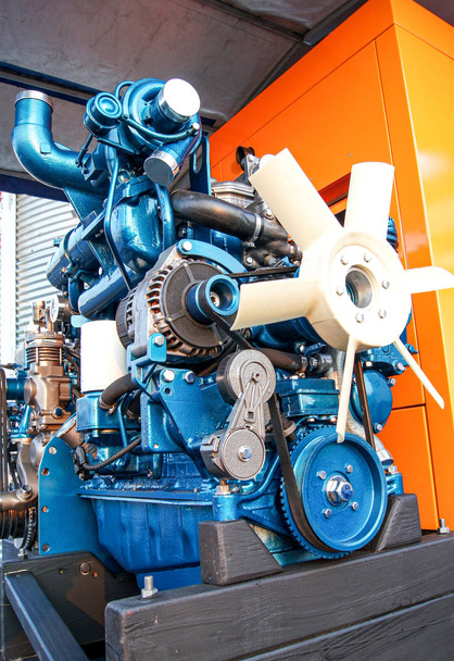 Nouveau moteur à combustion interne
 - Photo, image