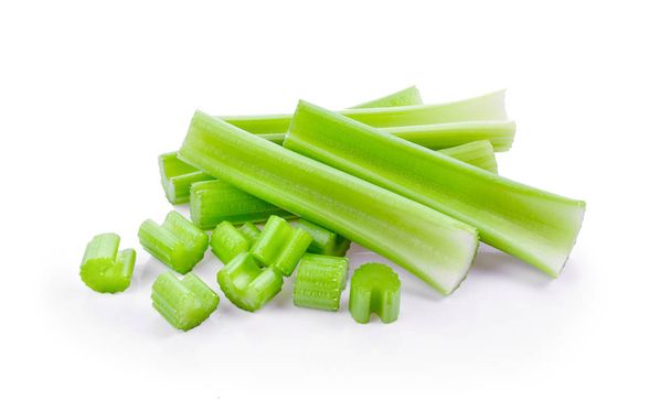 čerstvý celer izolovaný na bílém pozadí. plná hloubka pole - Fotografie, Obrázek