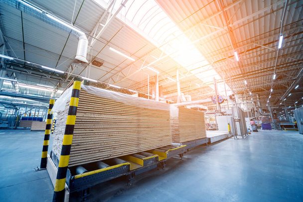 Production line of wooden floor factory, industrial background - Foto, Imagen