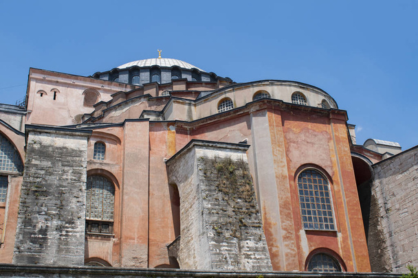 Istanbul, Turkki, Lähi-itä: yksityiskohdat Hagia Sophia, kuuluisa entinen kreikkalainen ortodoksinen patriarkaalinen katedraali, myöhemmin ottomaanien keisarillinen moskeija, nyt museo, Bysantin arkkitehtuurin ruumiillistuma
 - Valokuva, kuva