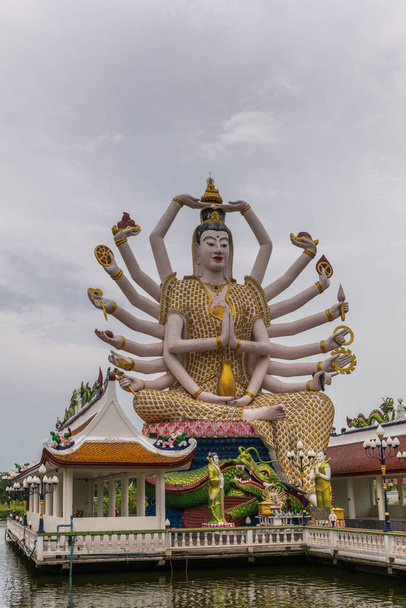 Gaint Guan Yin Tanrıça heykeli, Ko Samui Adası, Tayland. - Fotoğraf, Görsel