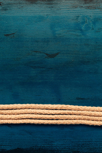 Rope and grunge wood background - Foto, Imagen