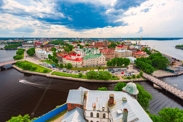Vista sobre a cidade de Vyborg de cima na Rússia
 - Foto, Imagem