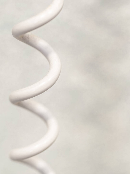 image of a wire spring - Foto, afbeelding