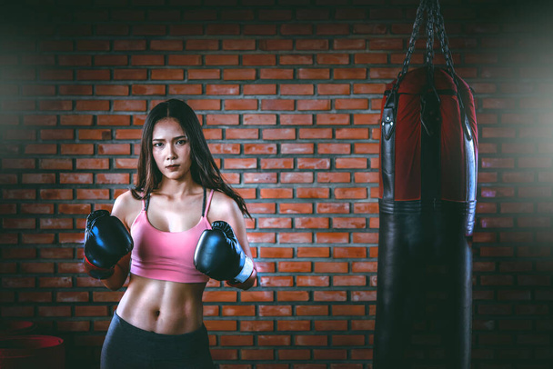 Portrait of asian woman training at the gym  - Foto, imagen